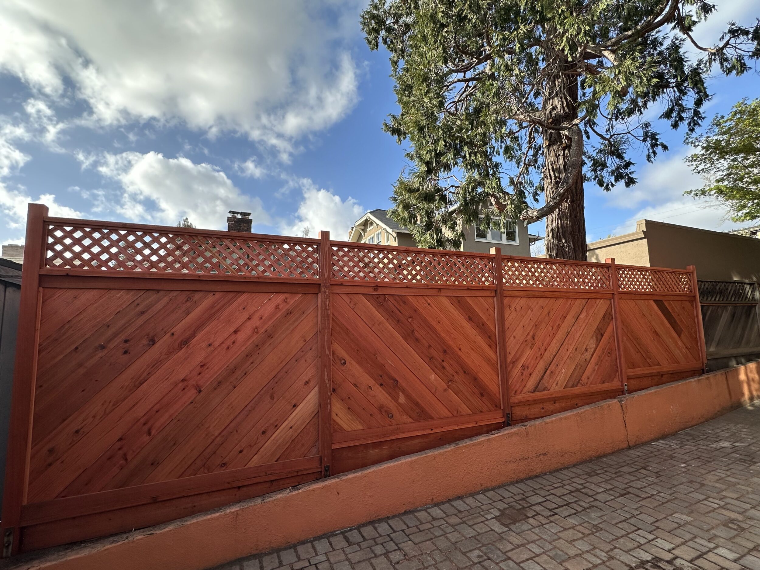 Contemporary Fence Gate Ideas For Your Outdoor Space