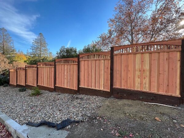 Modern Front Yard Fence With Gate