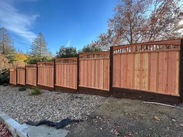 Modern Front Yard Fence With Gate