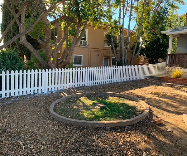 Front Yard White Picket Fence Ideas 2025
