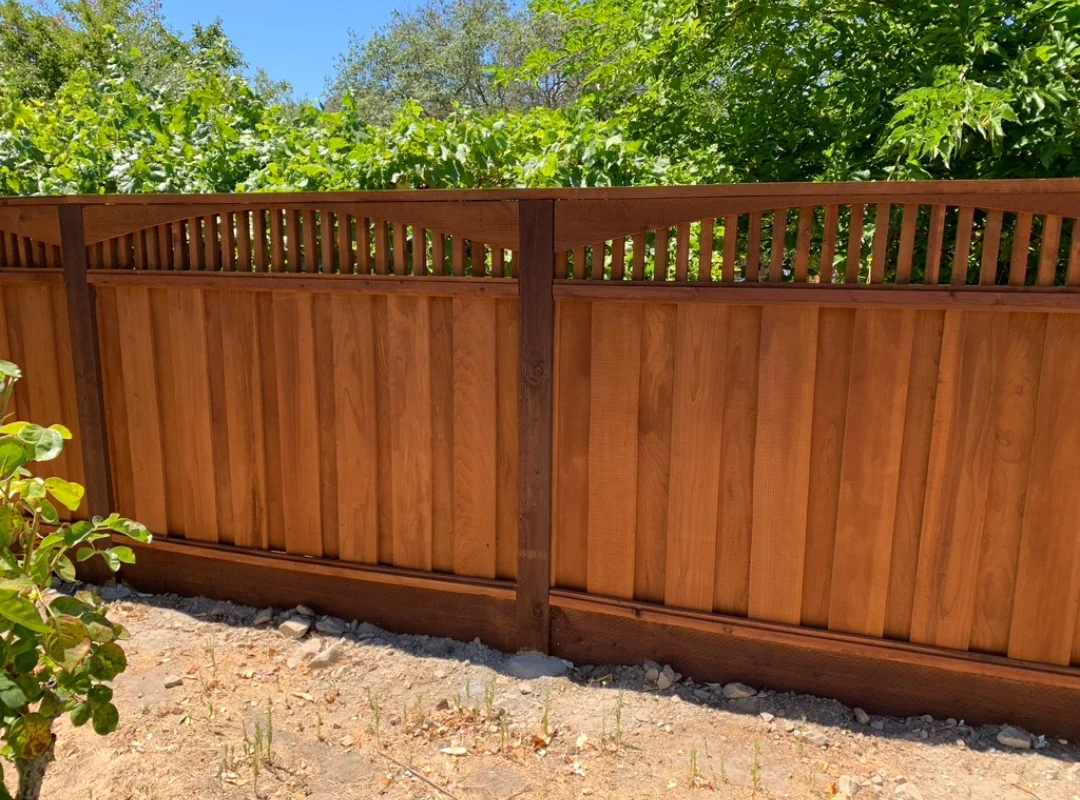 Horizontal Fence Spacing Design